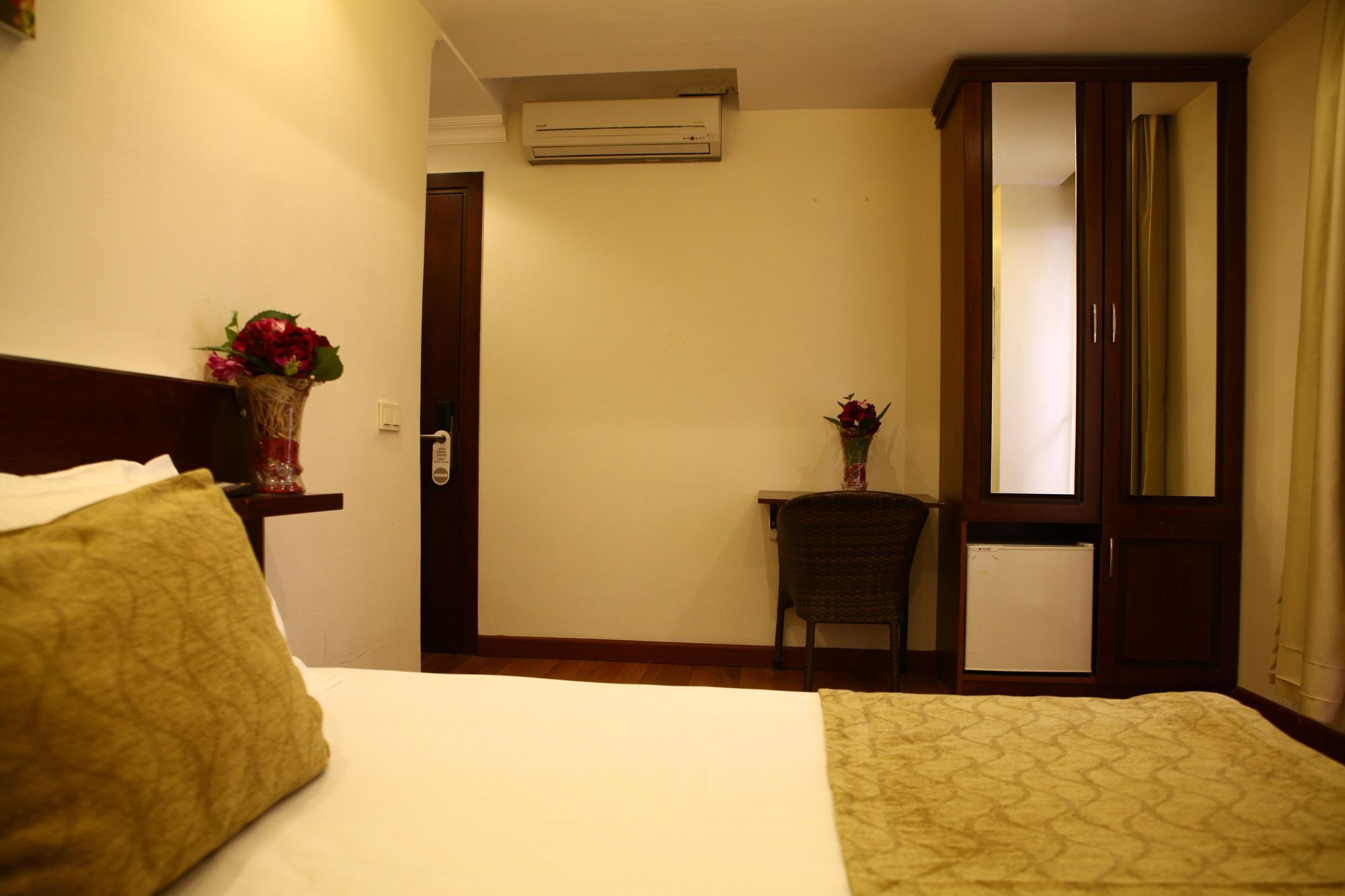 Buyukada Comfort Otel Адалар Экстерьер фото